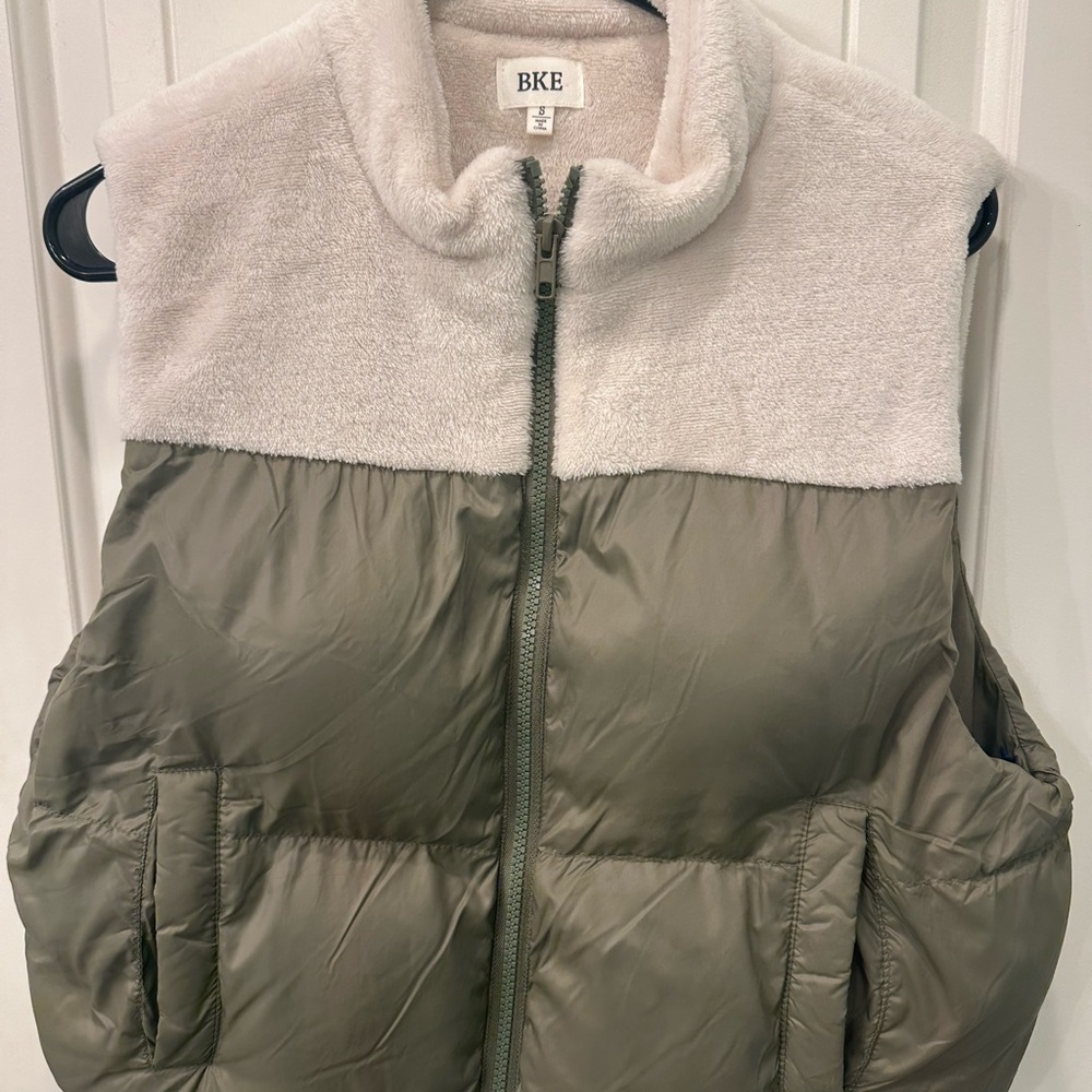 BKE Cropped Puffer Vest Small - Picture 4 of 5
